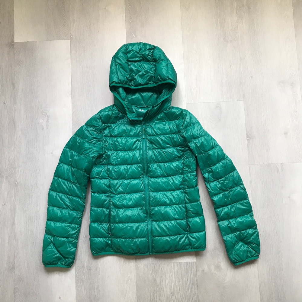 UNIQLO ULTRA LIGHT DOWN FILLED JACKET ZIP AND HOOD WOMENS SMALL